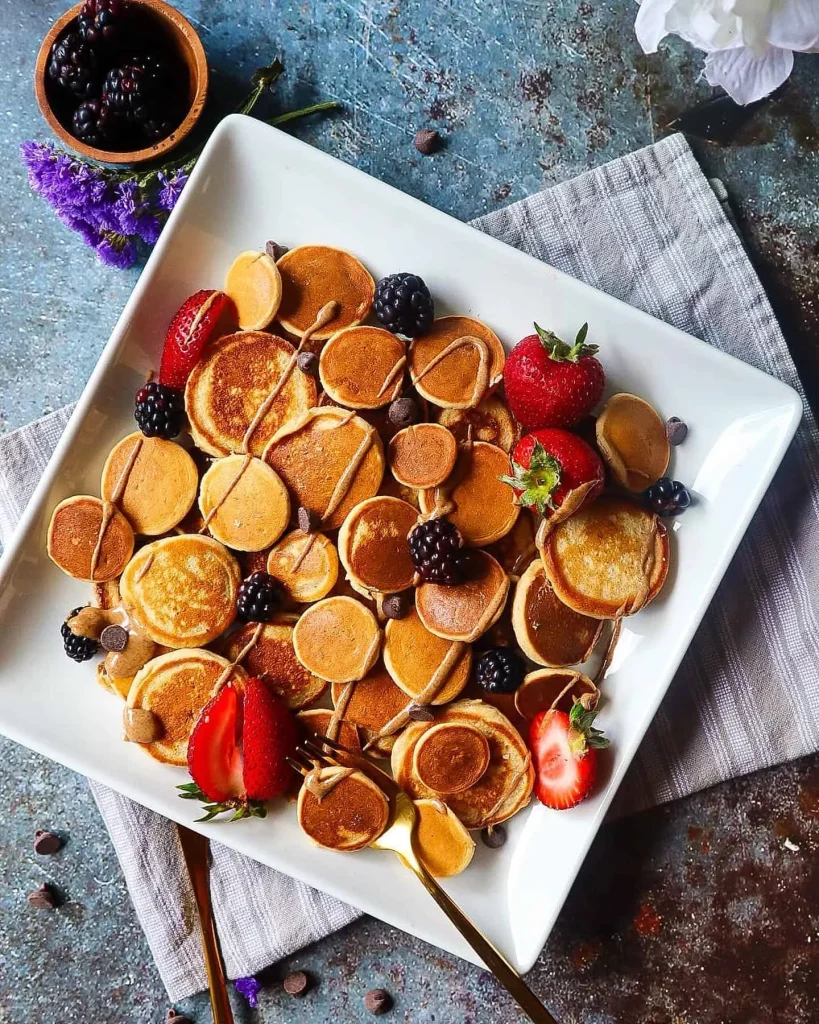 Mini Pancakes with Fruits